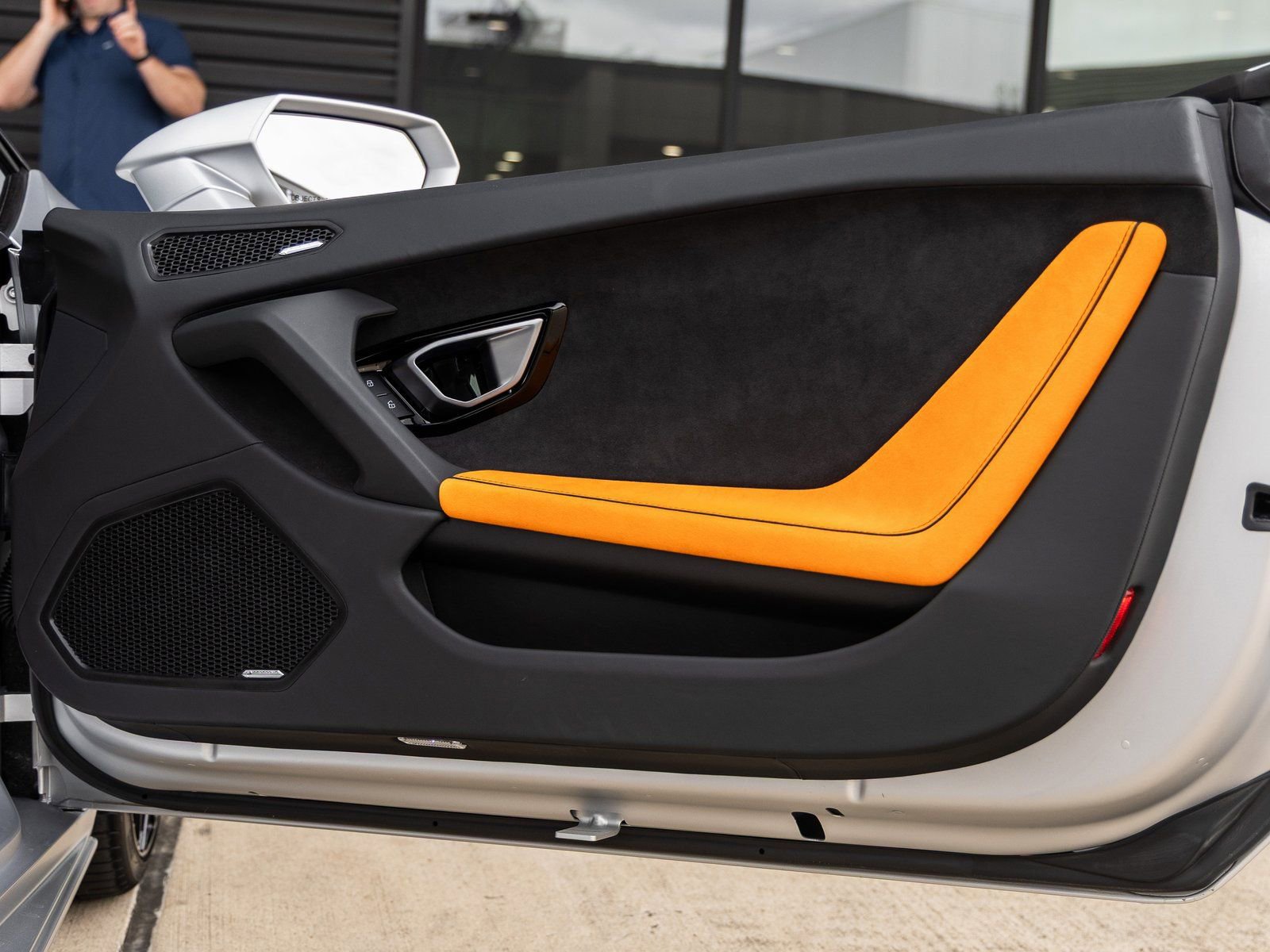 Used 2023 Lamborghini Huracan EVO image 40