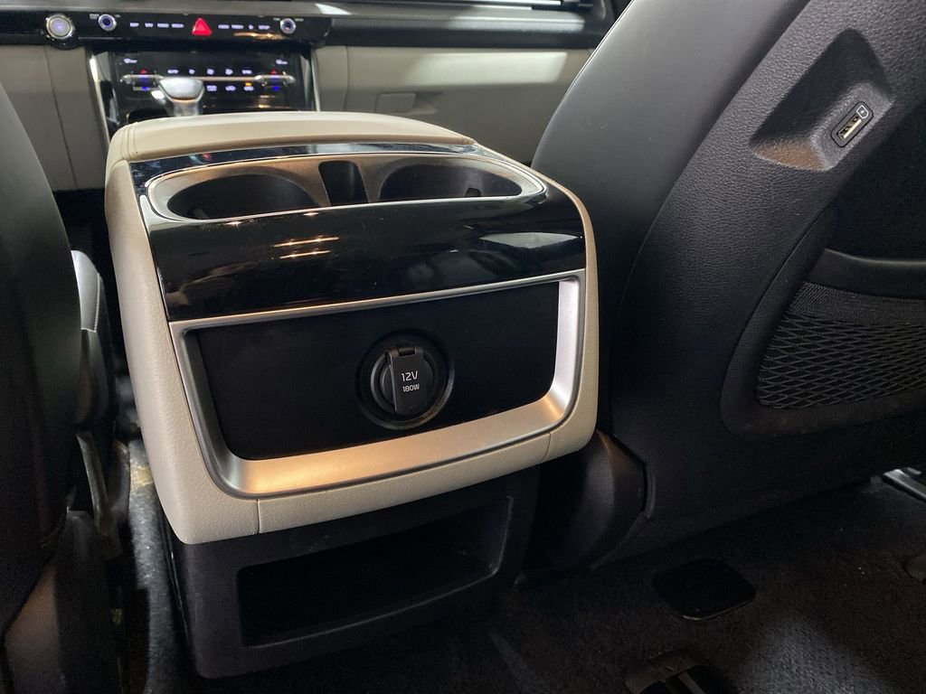 Used 2022 Kia Carnival EX image 23