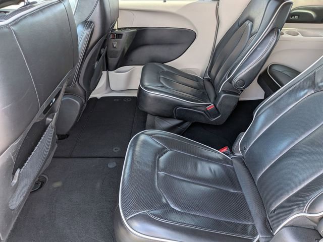 Used 2023 Chrysler Pacifica Limited FWD image 27