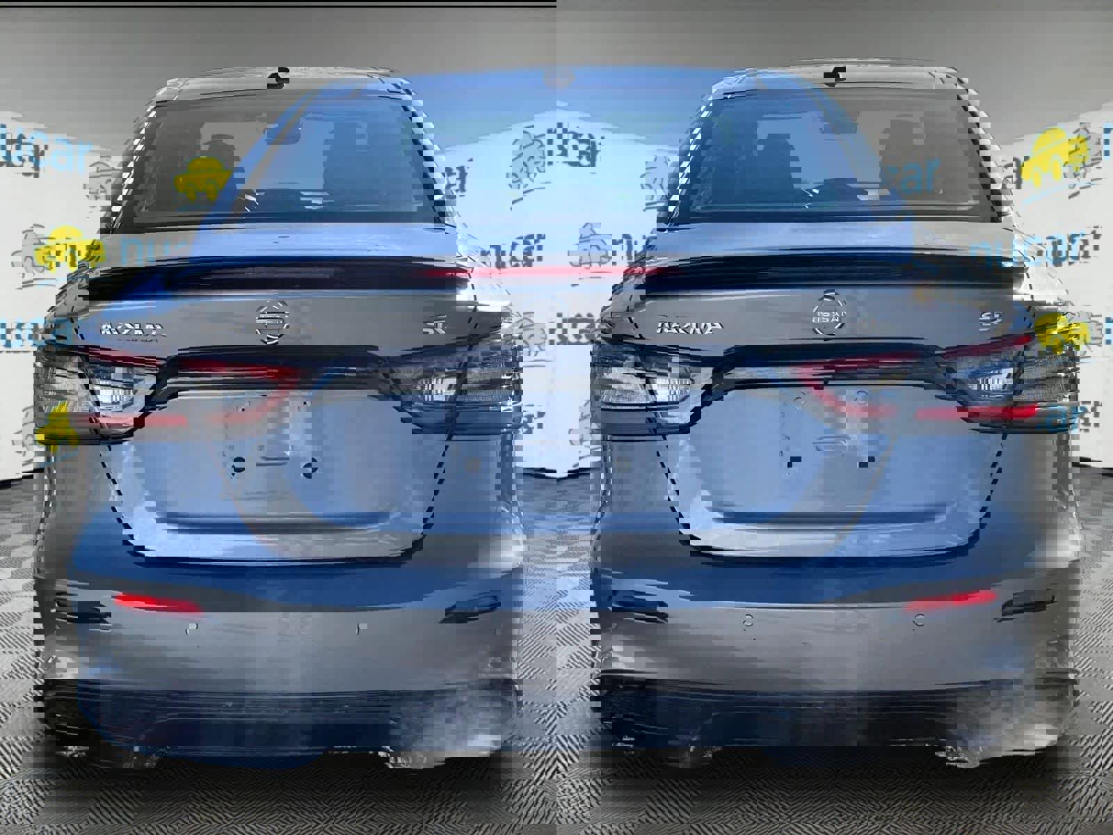 Used 2023 Nissan Maxima SR w/ Sport Mat Group image 3