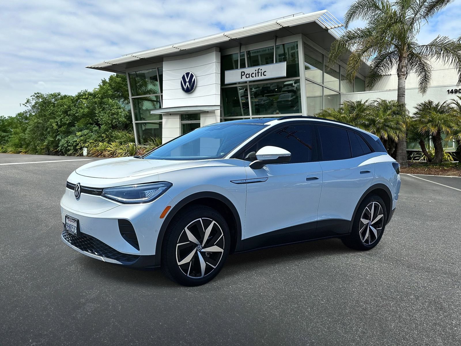 Used 2023 Volkswagen ID.4 S image 1