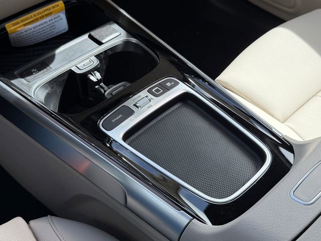 Used 2025 Mercedes-Benz GLB 250 4MATIC image 28