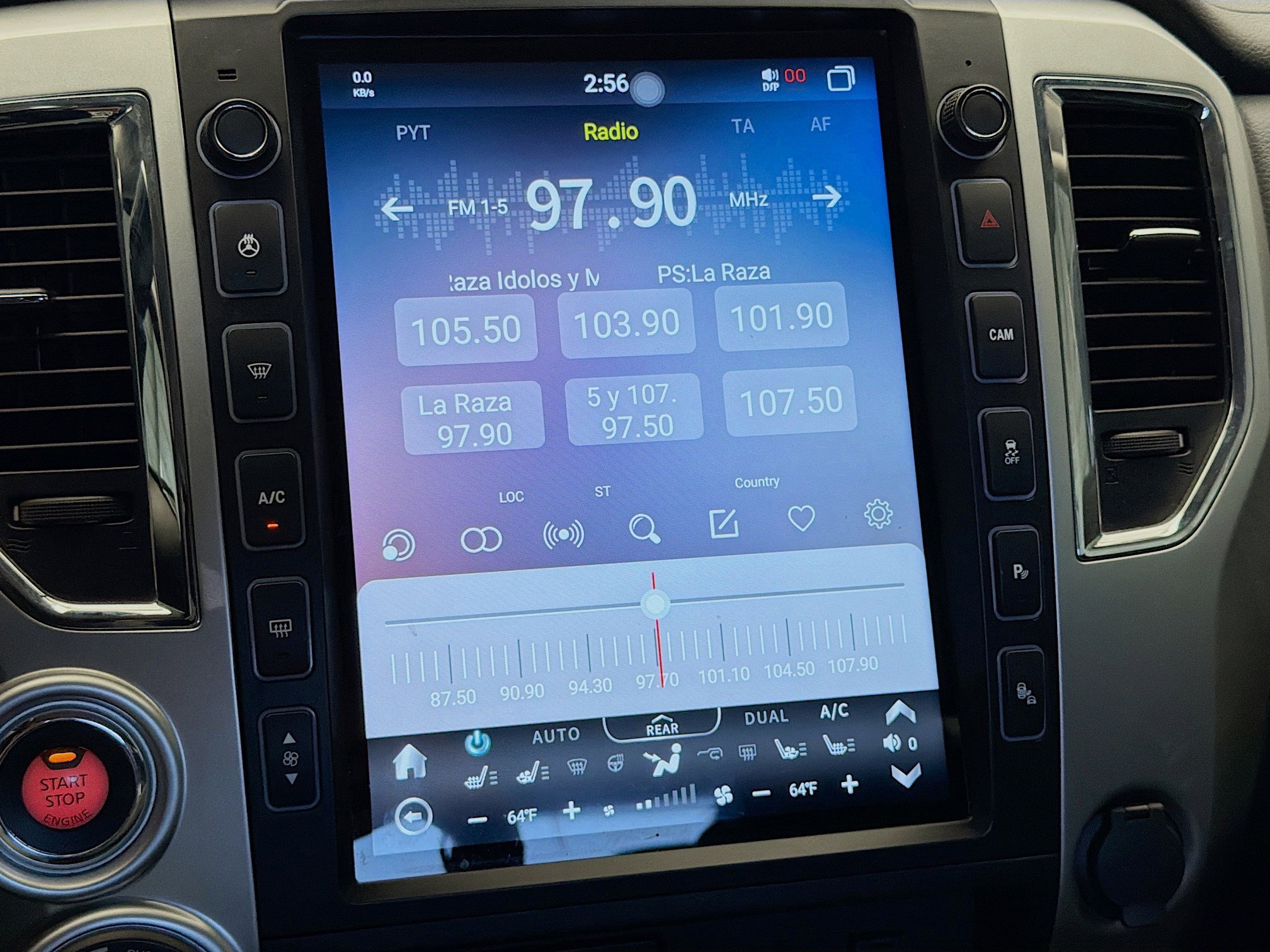 Used 2018 Nissan Titan SV image 9