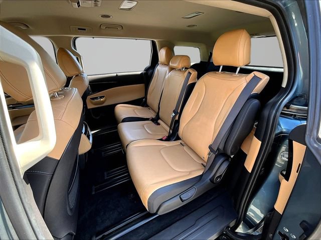 Certified 2023 Kia Carnival EX FWD image 24