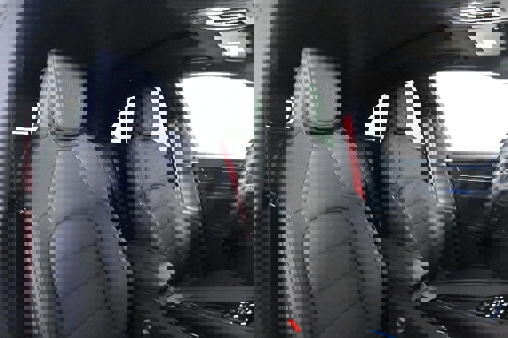 Certified 2025 Porsche Macan Electric image 19