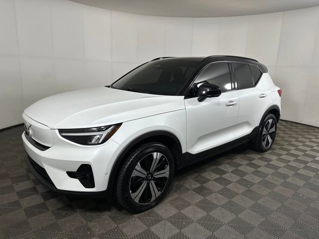 Used 2023 Volvo XC40 Recharge Plus w/ Protection Package Premier image 7