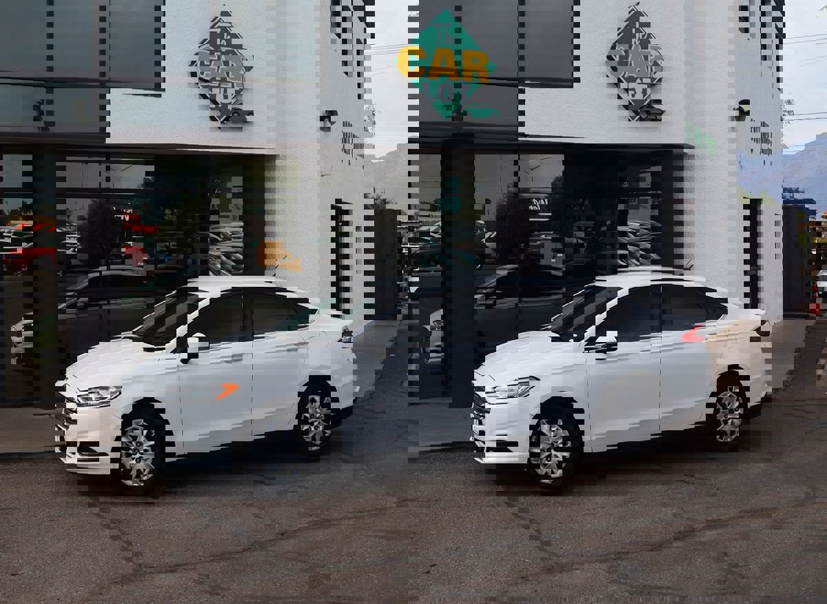 Used 2014 Ford Fusion S image 4