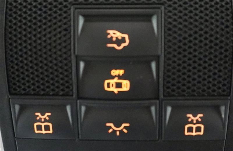 Used 2015 Mercedes-Benz C 350 4MATIC Coupe image 25