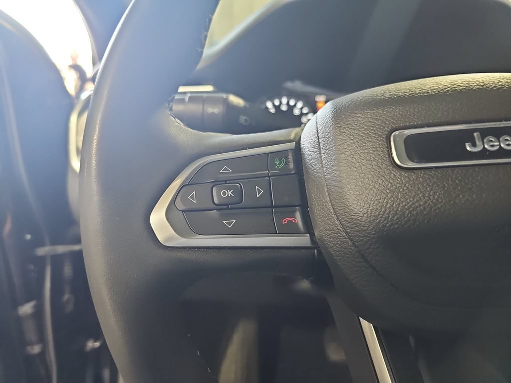 Used 2024 Jeep Compass Latitude AWD/4WD image 16