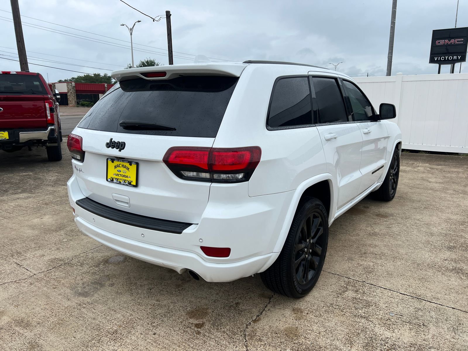 Used 2021 Jeep Grand Cherokee Laredo X RWD image 3