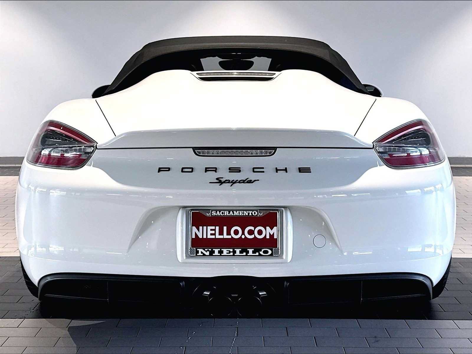 Used 2016 Porsche Boxster Spyder RWD image 10