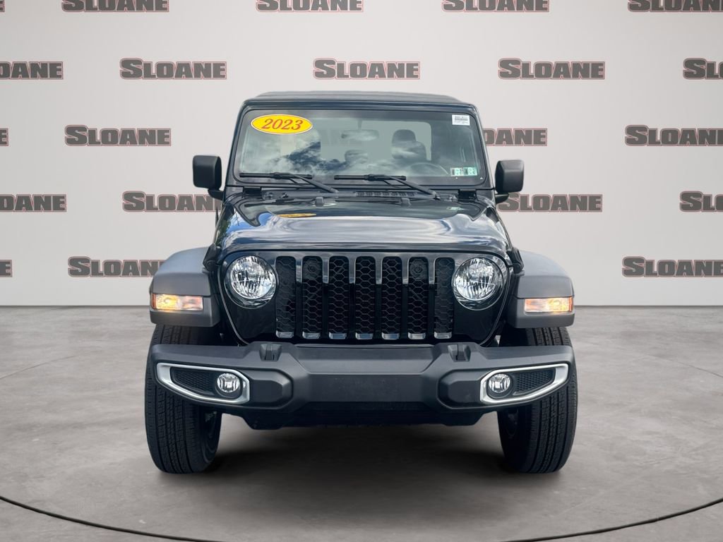 Used 2023 Jeep Gladiator Sport AWD/4WD image 8