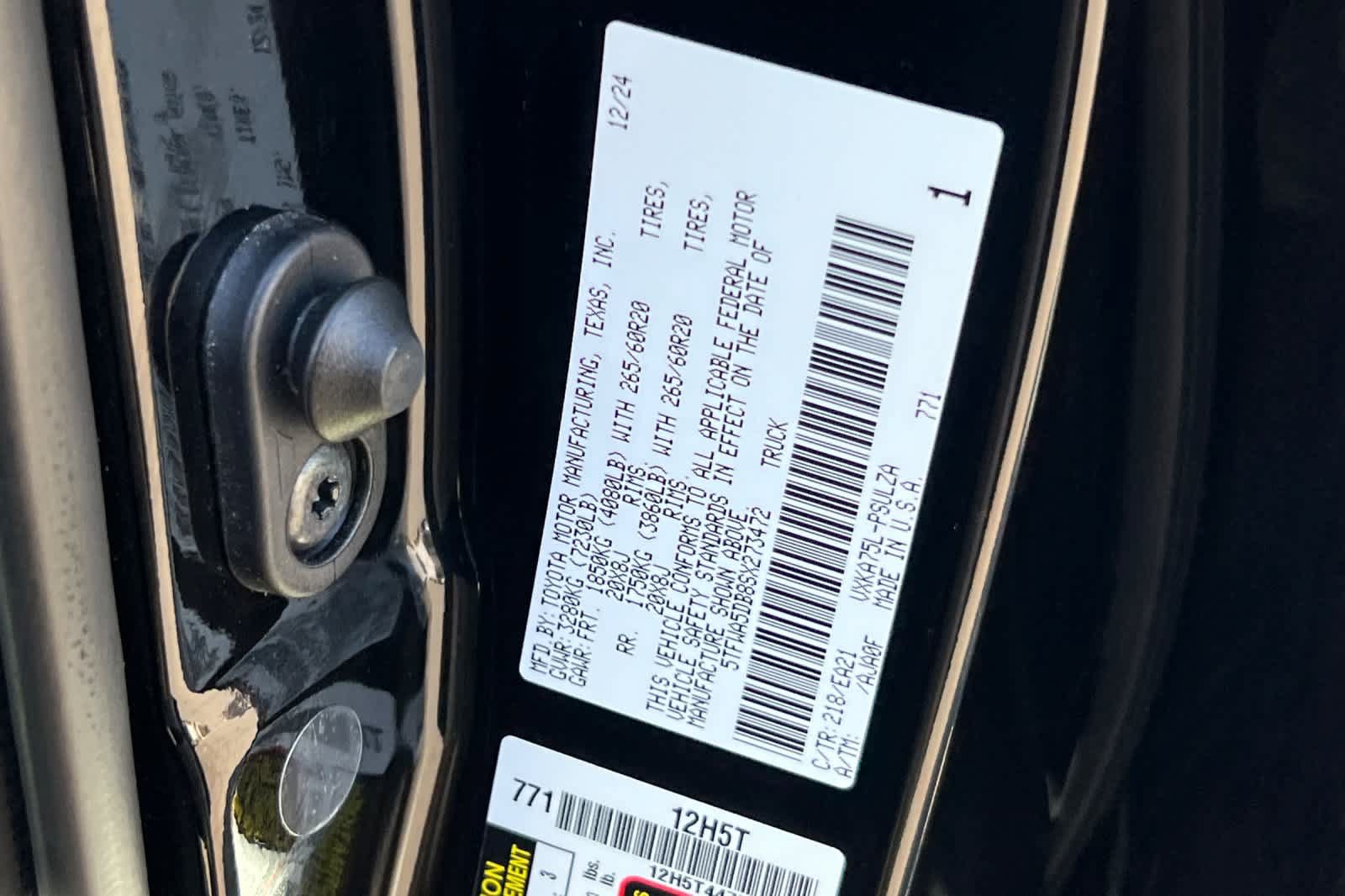 Used 2025 Toyota Tundra Limited AWD/4WD image 33