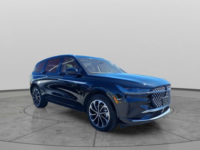 Used 2025 Lincoln Nautilus Reserve AWD/4WD image 3