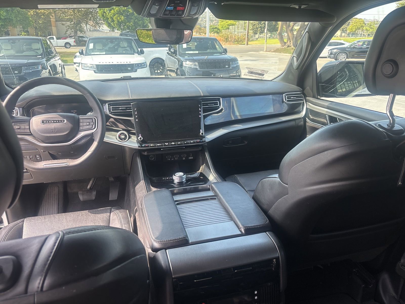 Used 2023 Jeep Wagoneer Series II RWD image 12