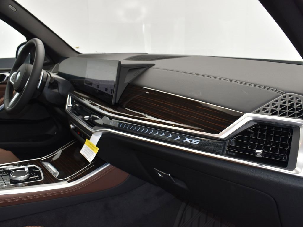 New 2026 BMW X5 xDrive50e image 24