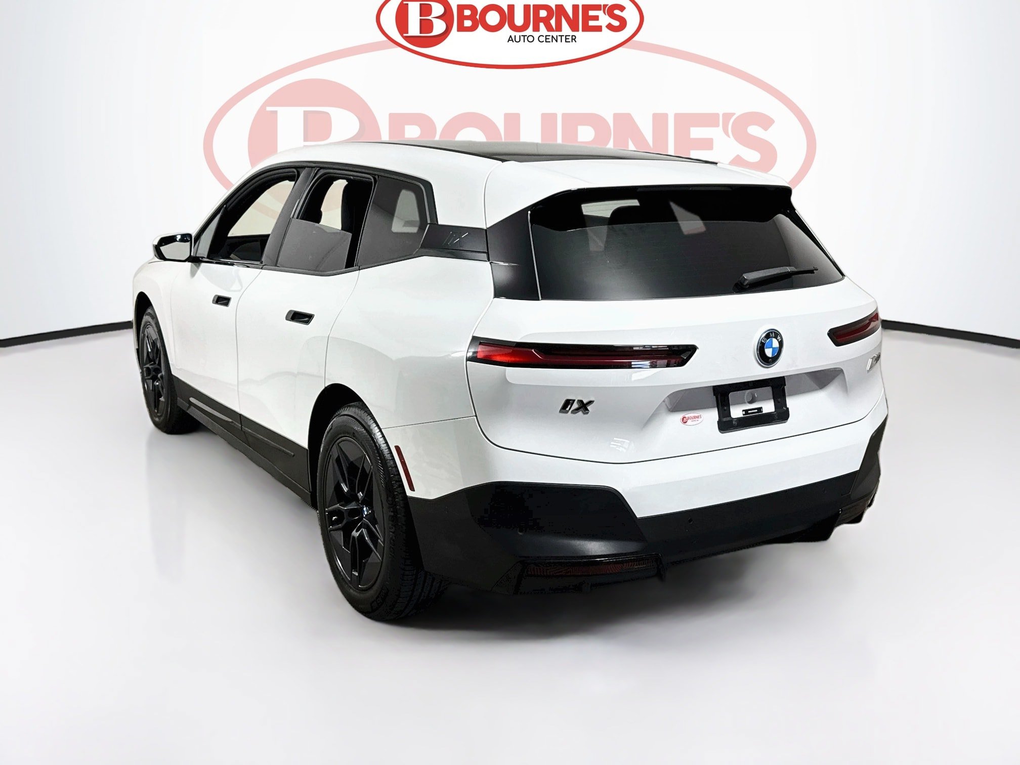 Used 2024 BMW iX xDrive50 AWD/4WD image 10