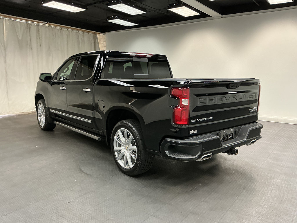Used 2026 Chevrolet Silverado 1500 High Country AWD/4WD image 3