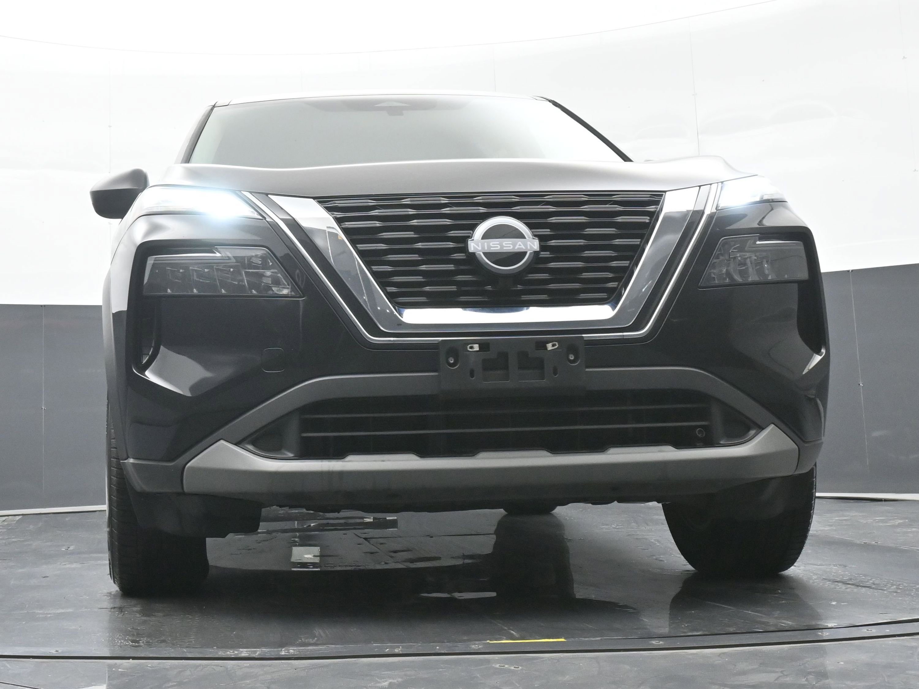 Used 2023 Nissan Rogue S AWD/4WD image 42