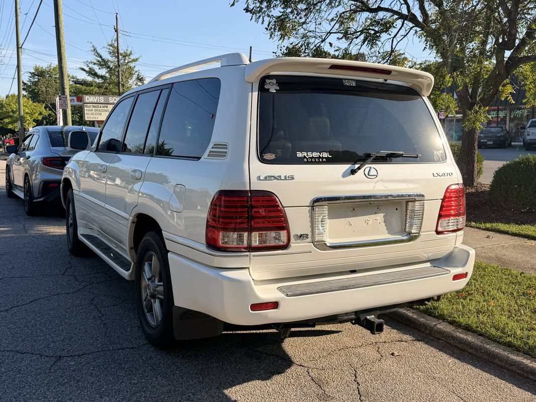Used 2007 Lexus LX 470 4WD w/ Preferred Accessory Pkg image 4