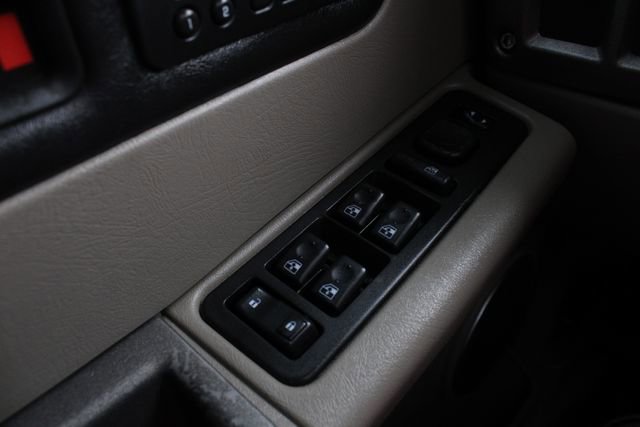 Used 2004 HUMMER H2 w/ Preferred Equipment Group image 9