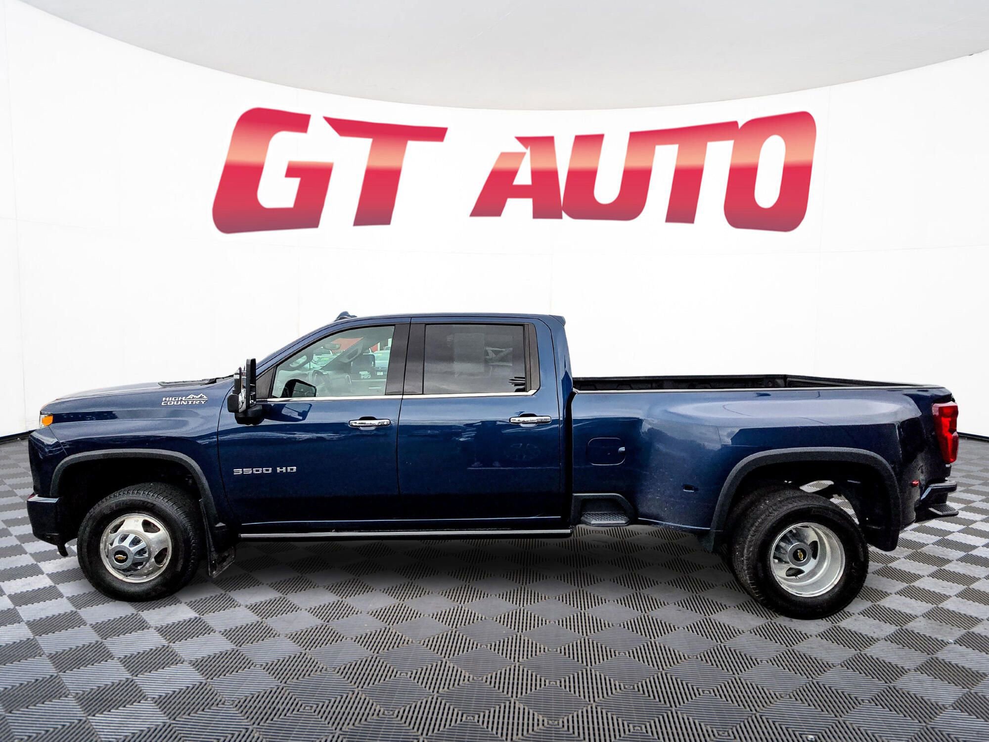 Used 2023 Chevrolet Silverado 3500 High Country w/ LPO, Hitch Package image 4