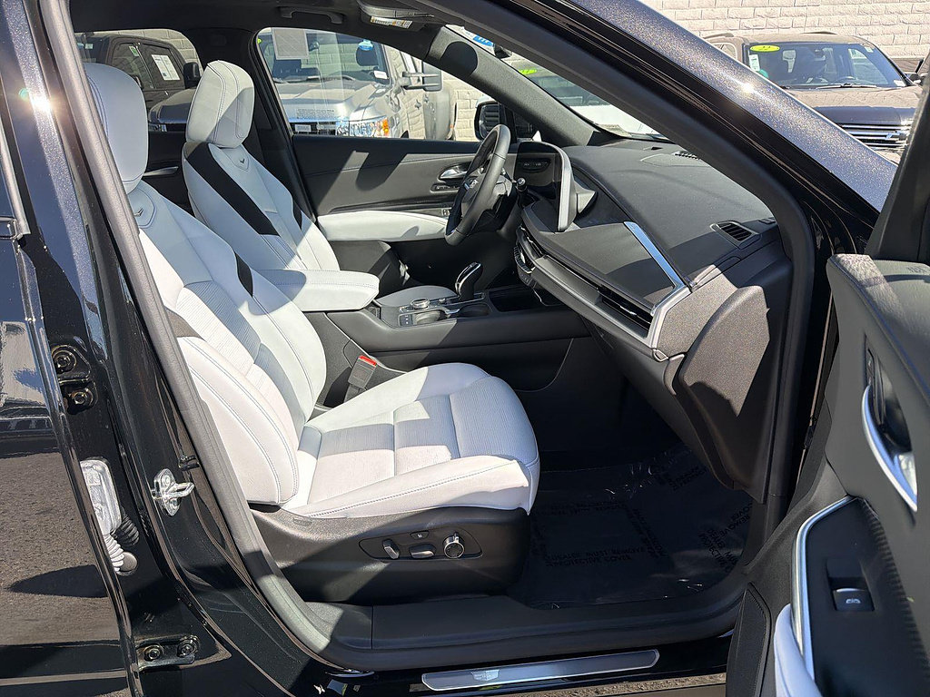 Used 2024 Cadillac XT4 Sport AWD/4WD image 28