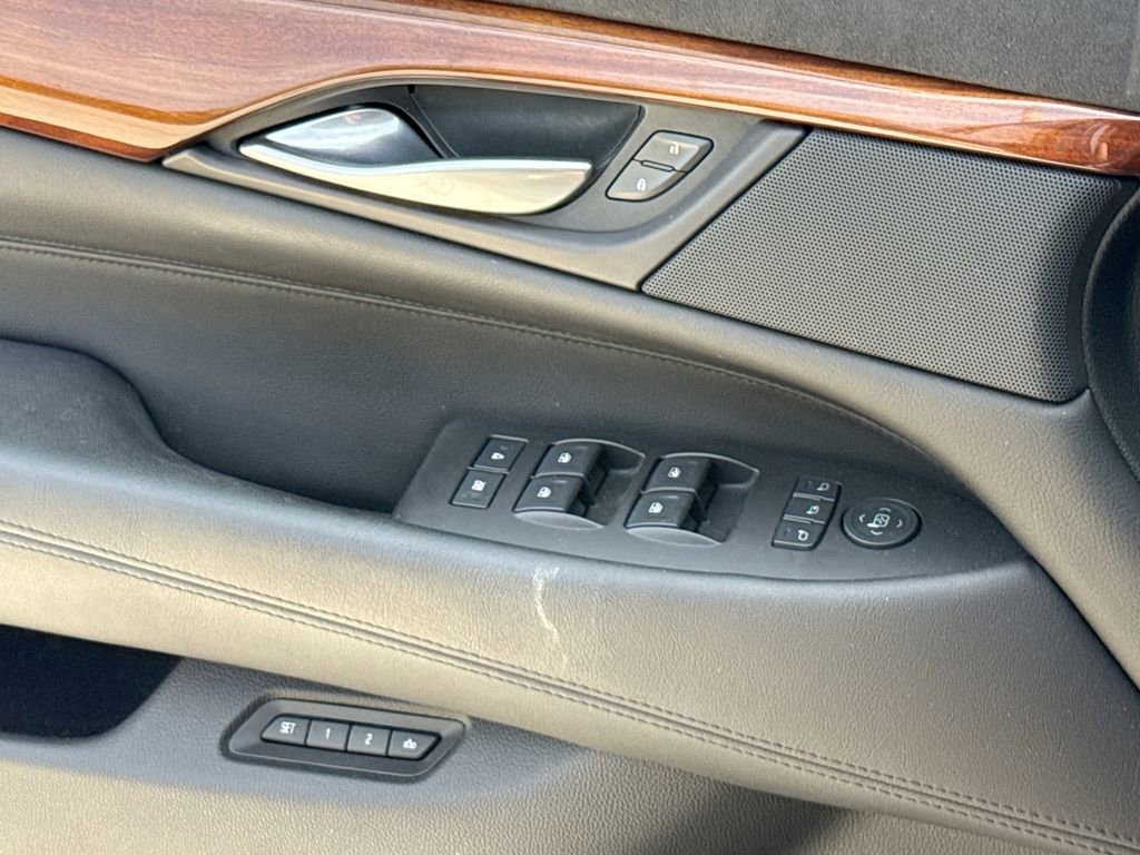 Used 2015 Cadillac Escalade Luxury RWD image 30