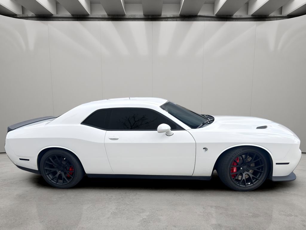 Used 2016 Dodge Challenger SRT Hellcat RWD image 3