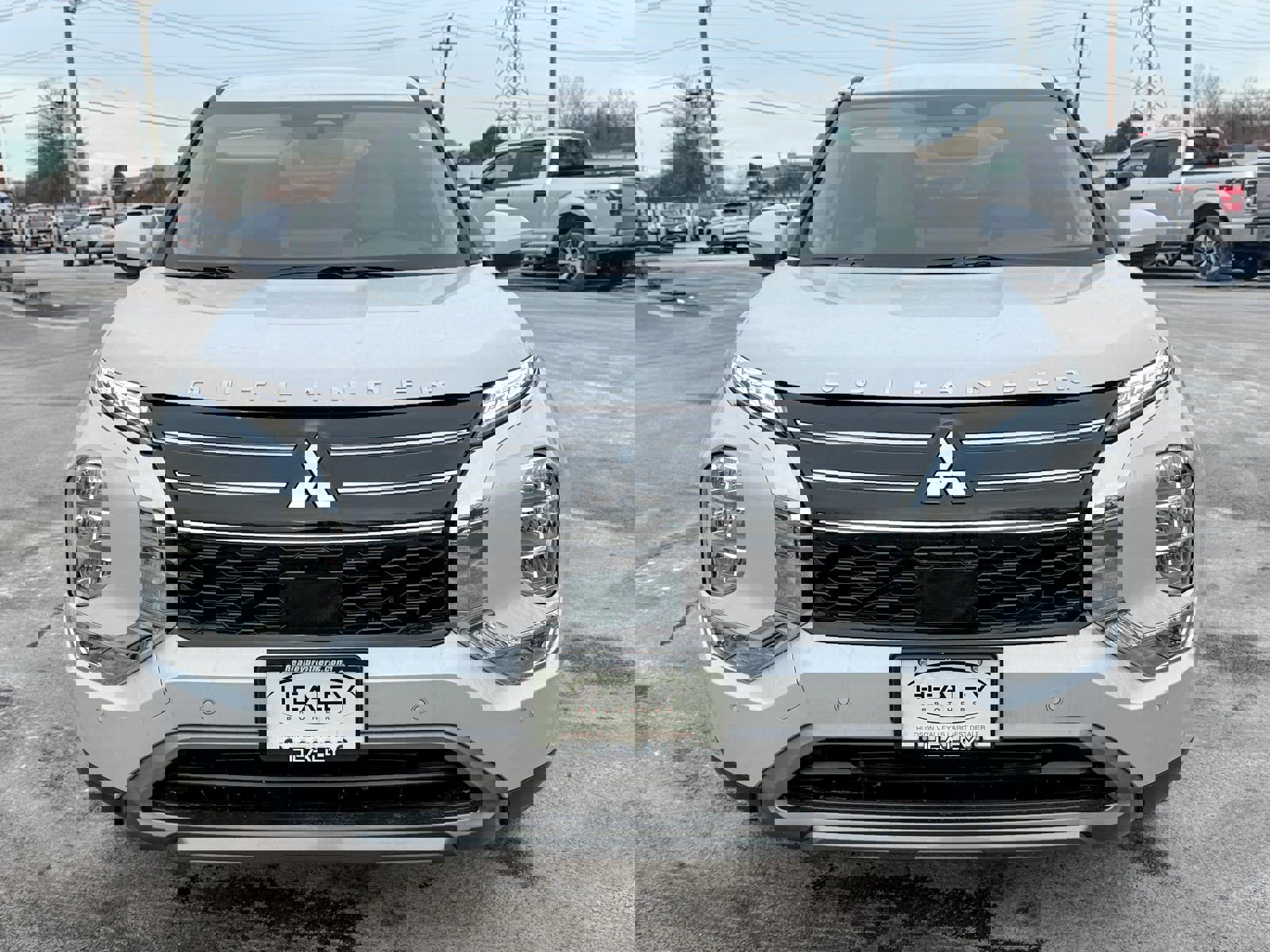 New 2025 Mitsubishi Outlander SE image 2