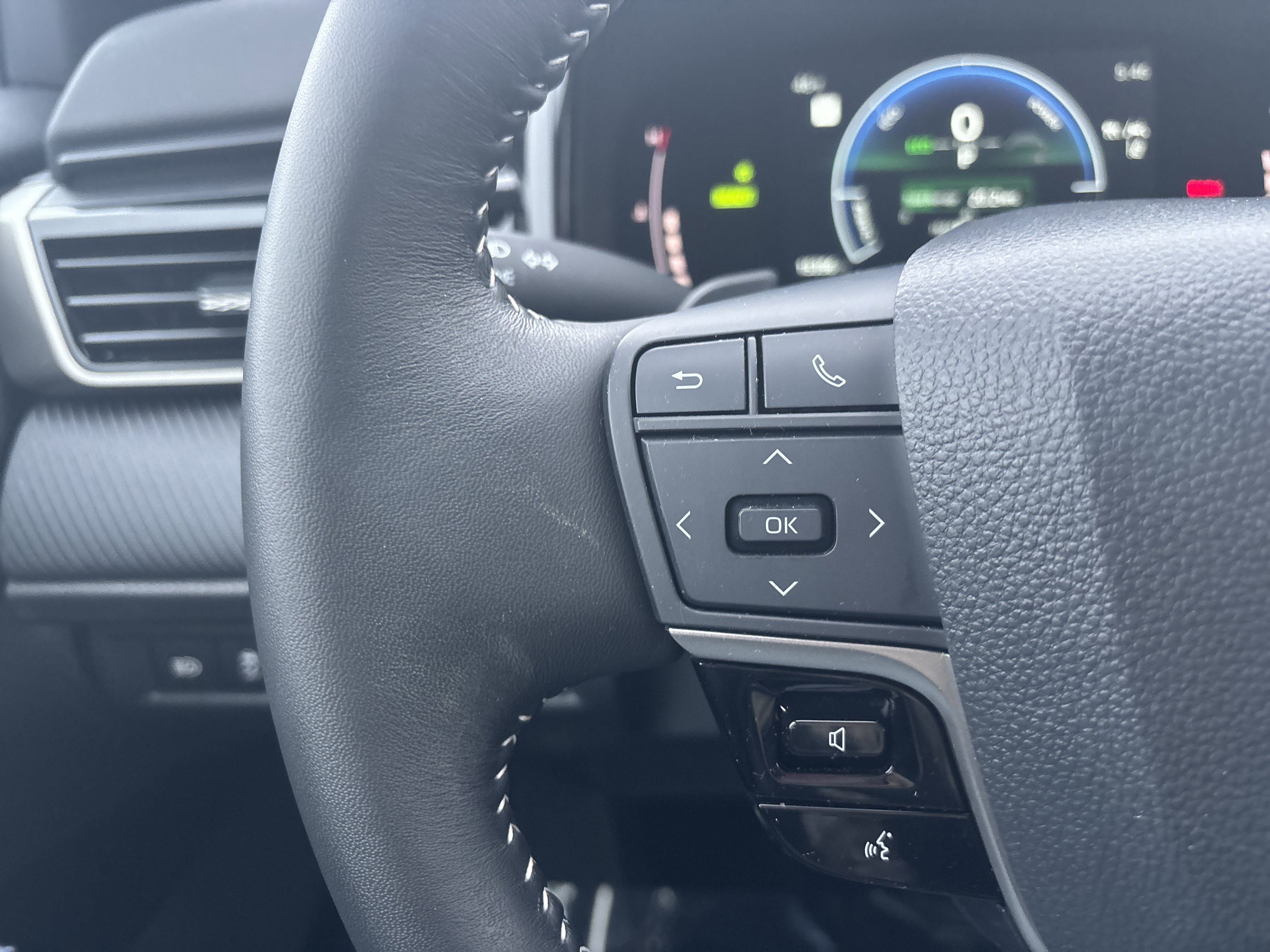 Used 2025 Toyota Camry SE image 24