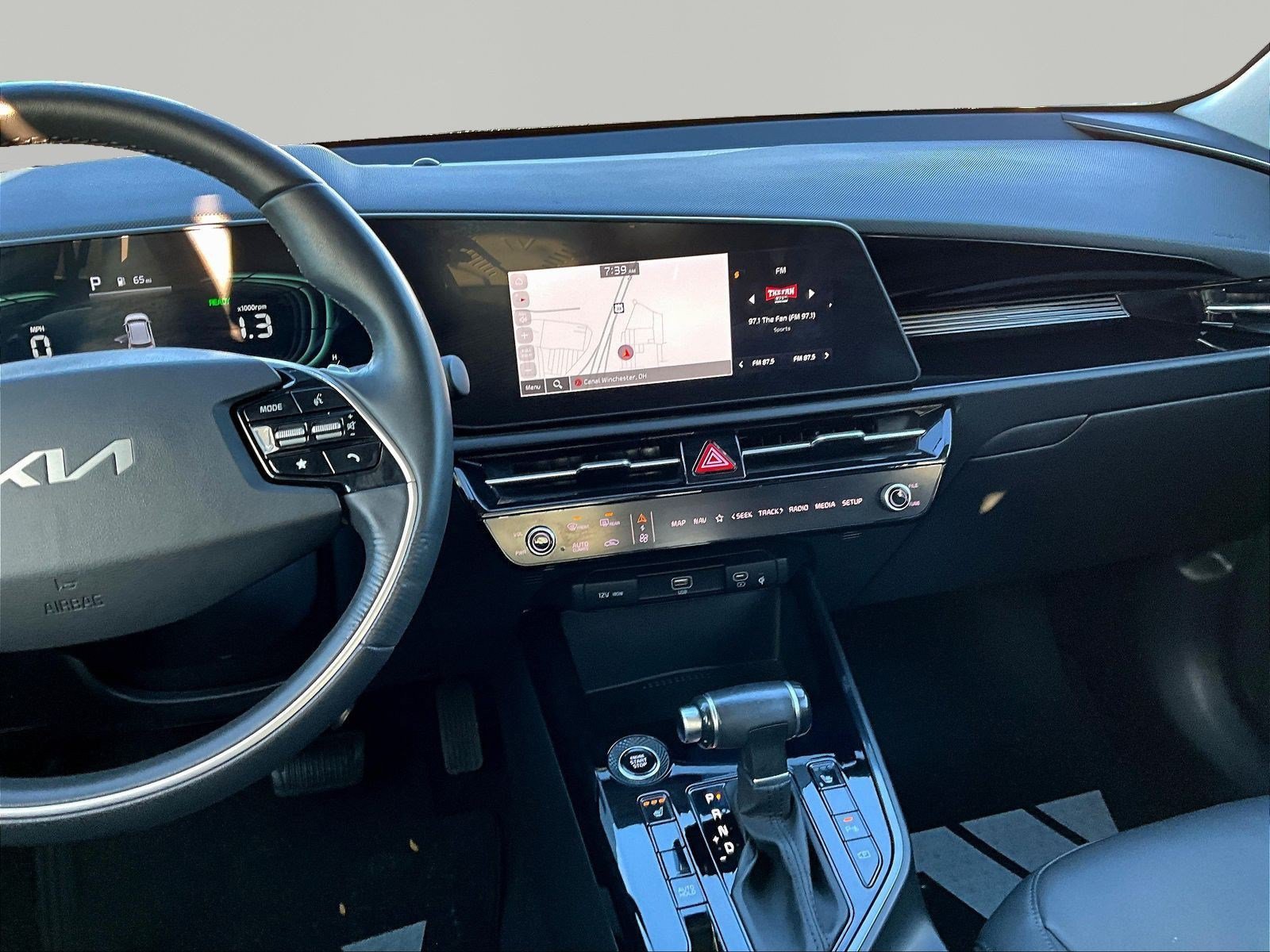Used 2023 Kia Niro EX FWD image 9