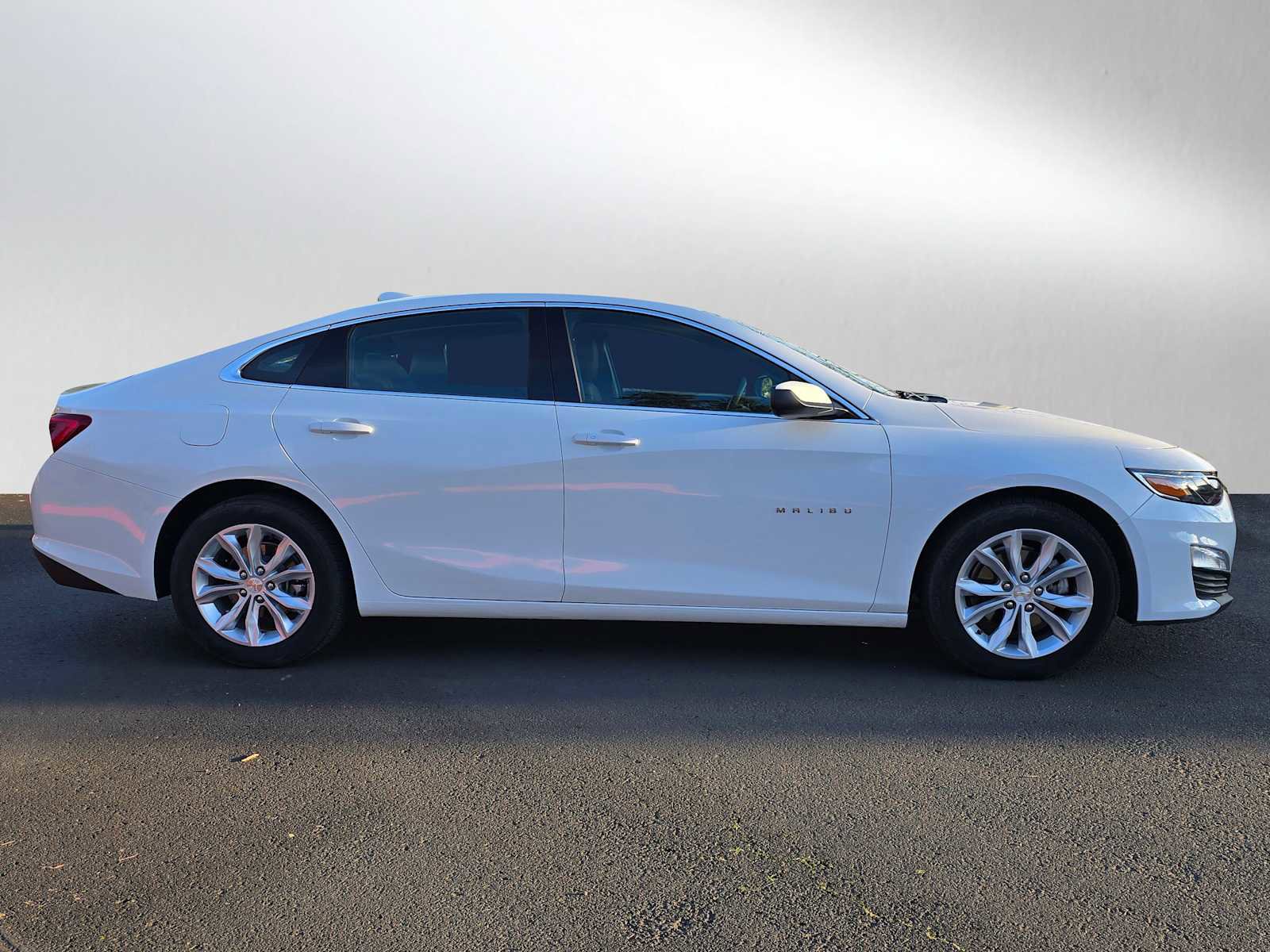 Used 2024 Chevrolet Malibu LT image 4