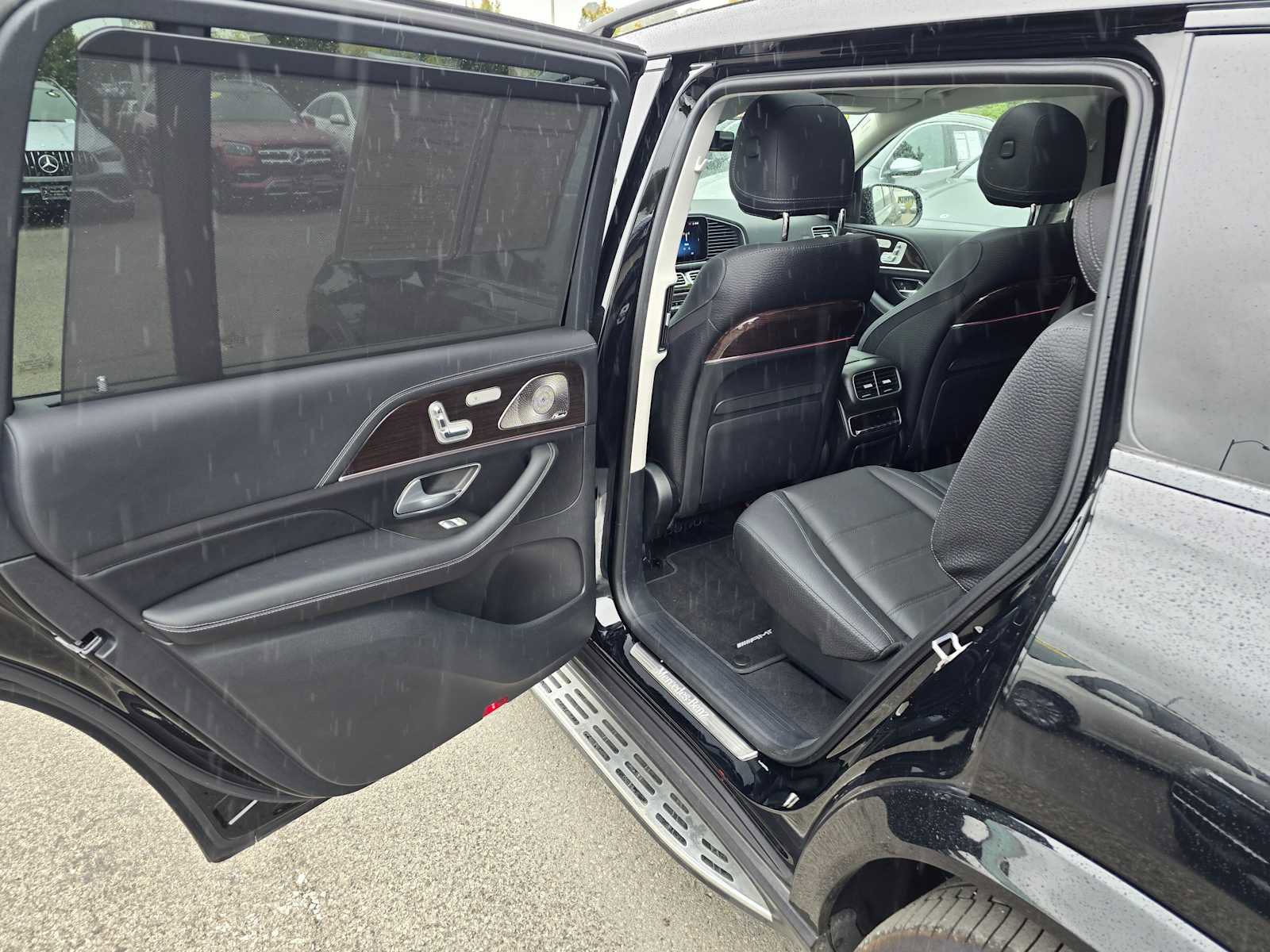 Used 2024 Mercedes-Benz GLS 580 4MATIC image 17