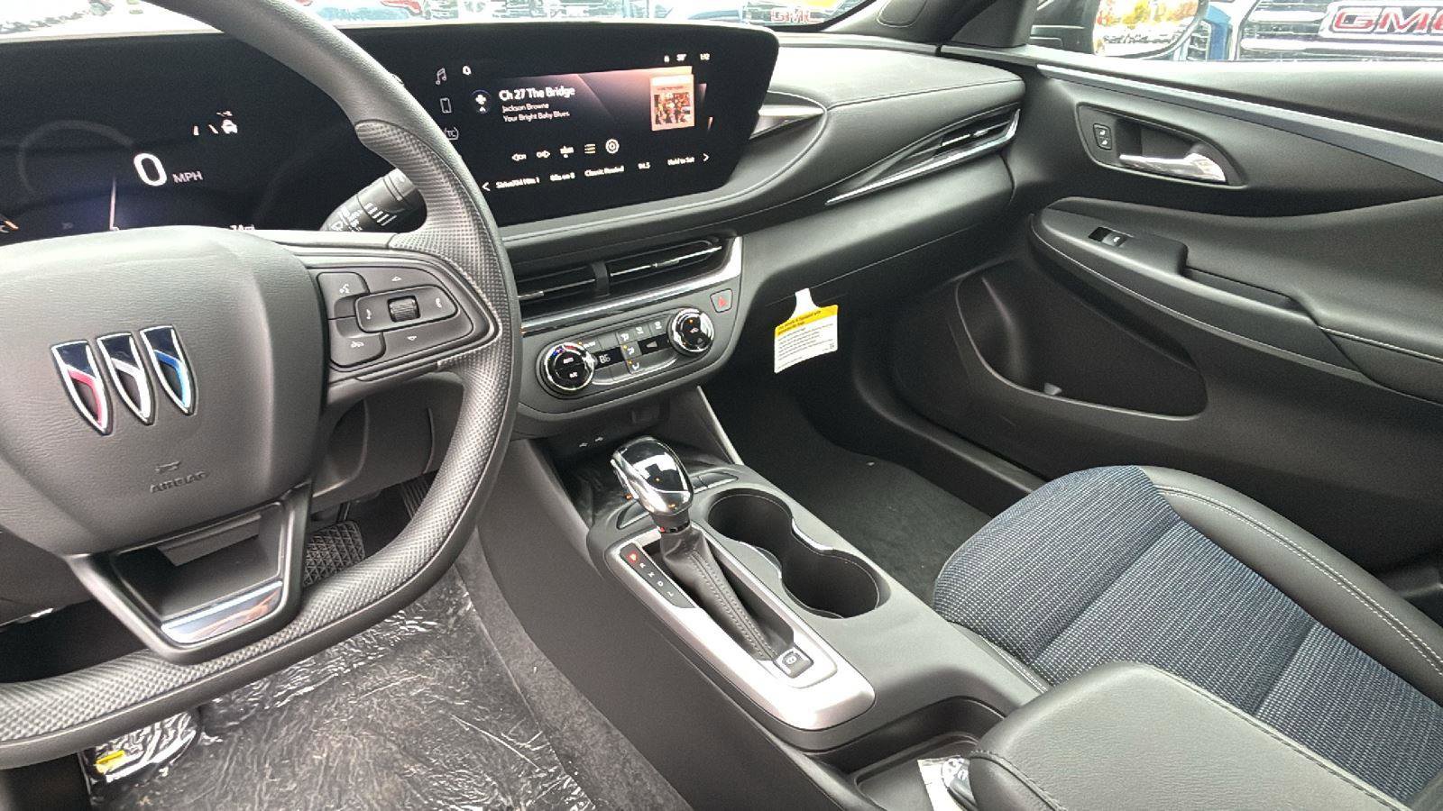 New 2025 Buick Envista Sport Touring w/ Convenience II Package FWD image 18