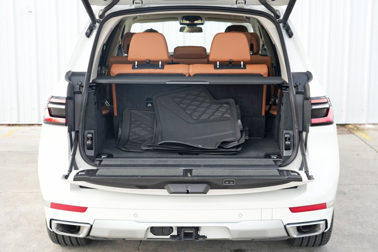 Used 2023 BMW X7 xDrive40i w/ Premium Package image 10