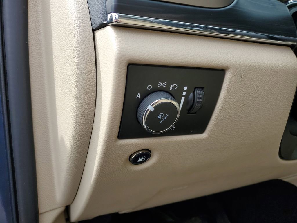 Used 2020 Jeep Grand Cherokee Limited w/ Premium Lighting Group image 10