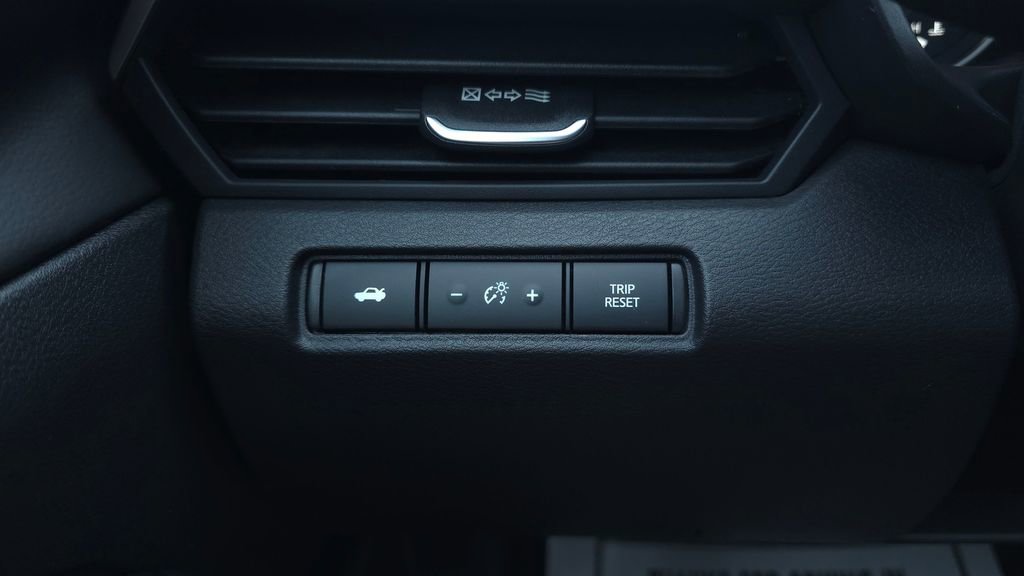 Used 2025 Nissan Altima 2.5 SV AWD/4WD image 28