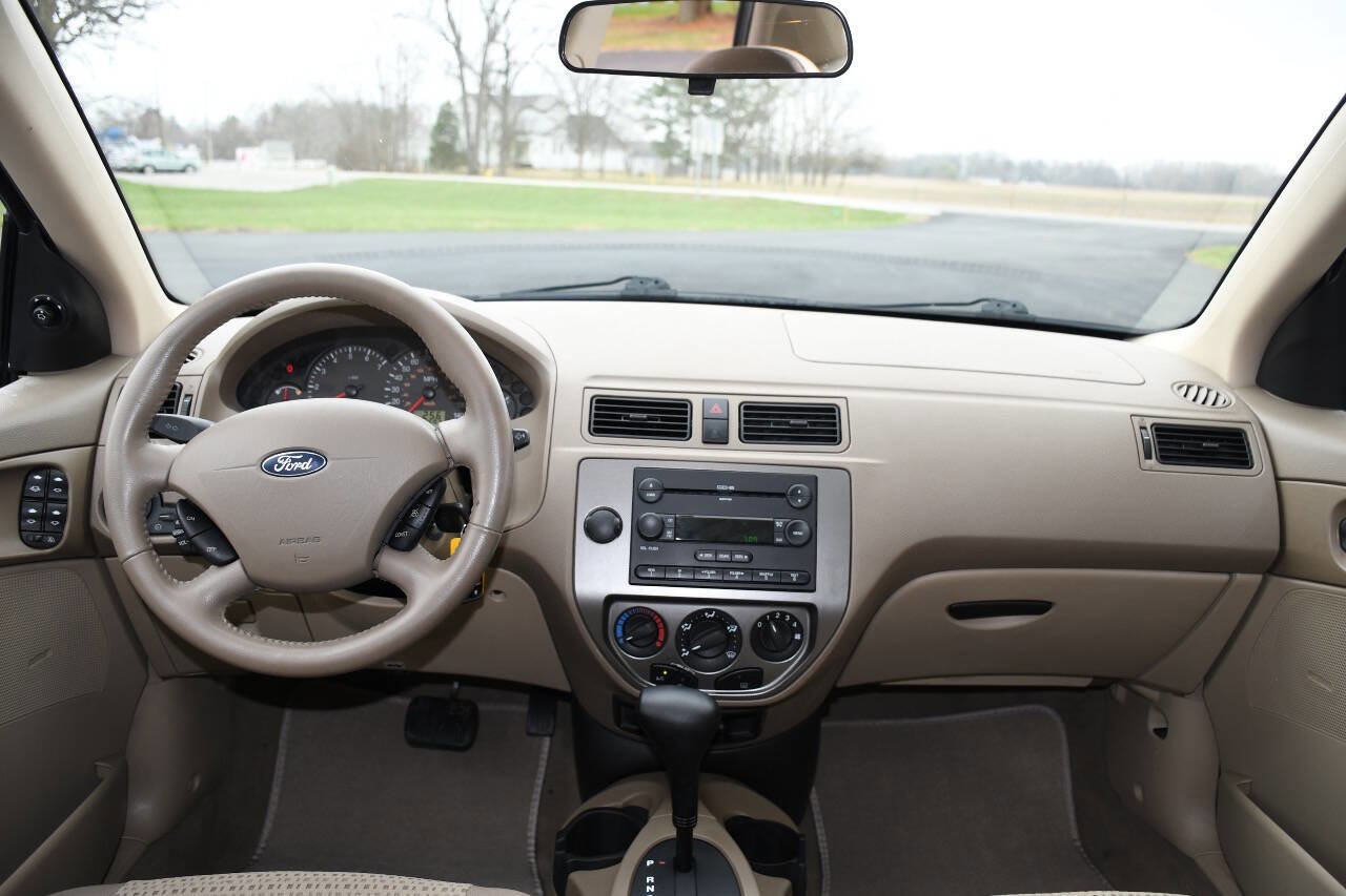 Used 2005 Ford Focus SES image 25