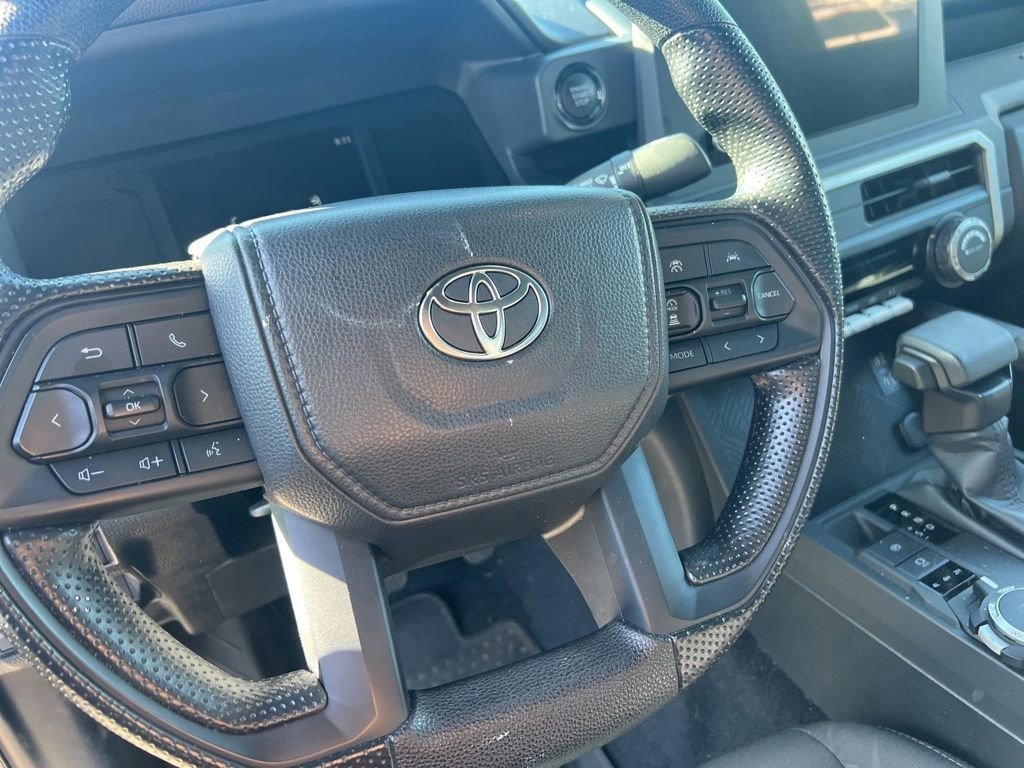 Used 2025 Toyota Tacoma SR w/ SR Upgrade Package AWD/4WD image 21