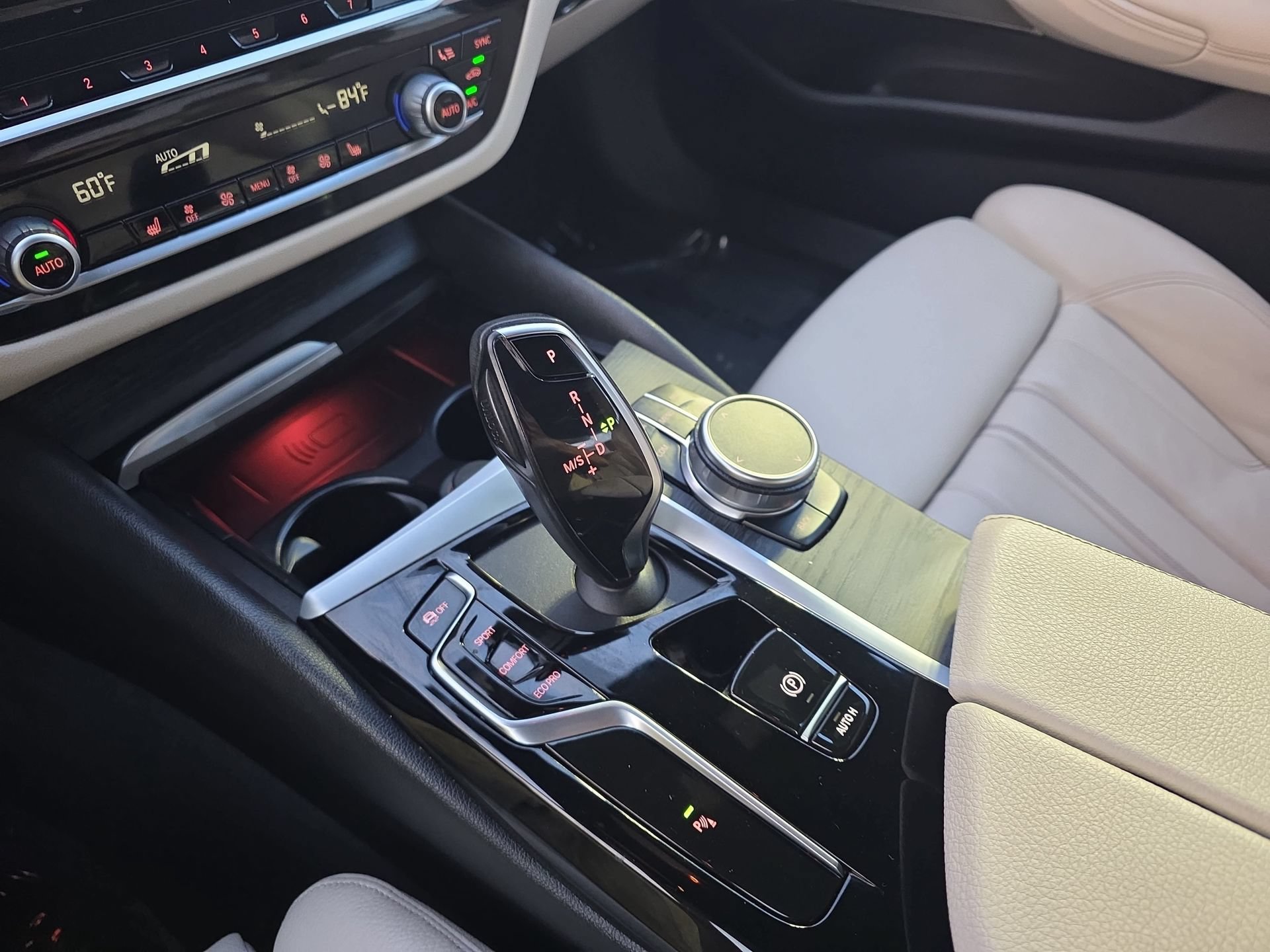 Used 2023 BMW 540i w/ Premium Package RWD image 25