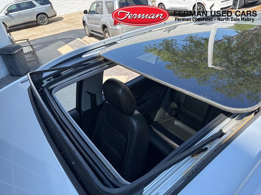 Used 2022 GMC Terrain SLT w/ Tech Package image 8