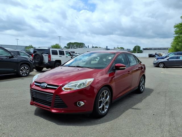 Used 2014 Ford Focus SE w/ Equipment Group 201A FWD image 3