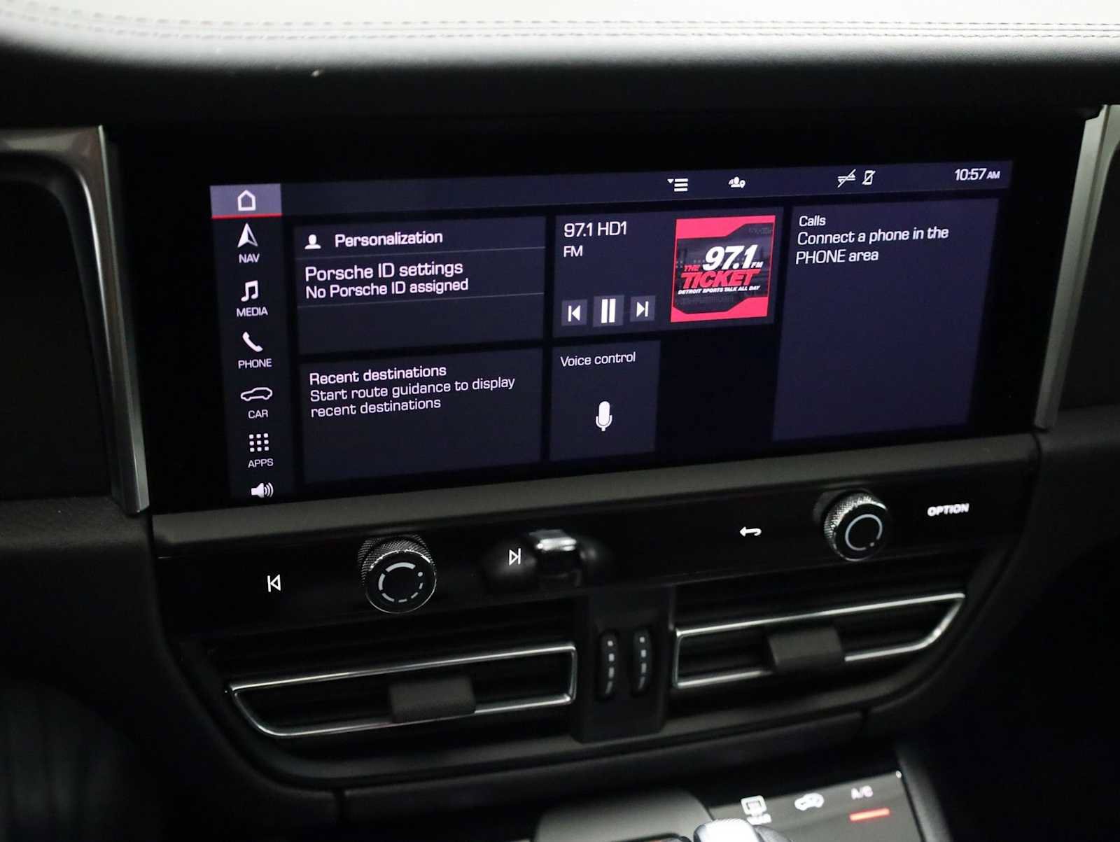 Certified 2023 Porsche Macan GTS AWD/4WD image 31