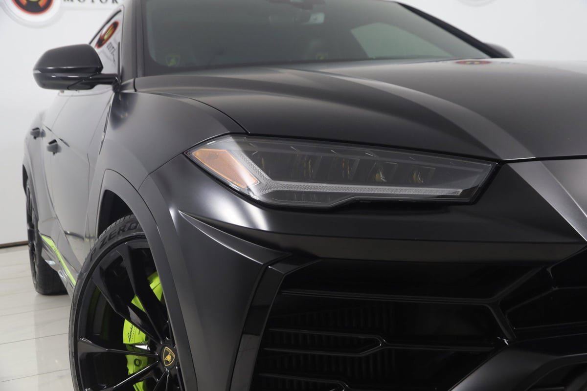Used 2022 Lamborghini Urus AWD/4WD image 29