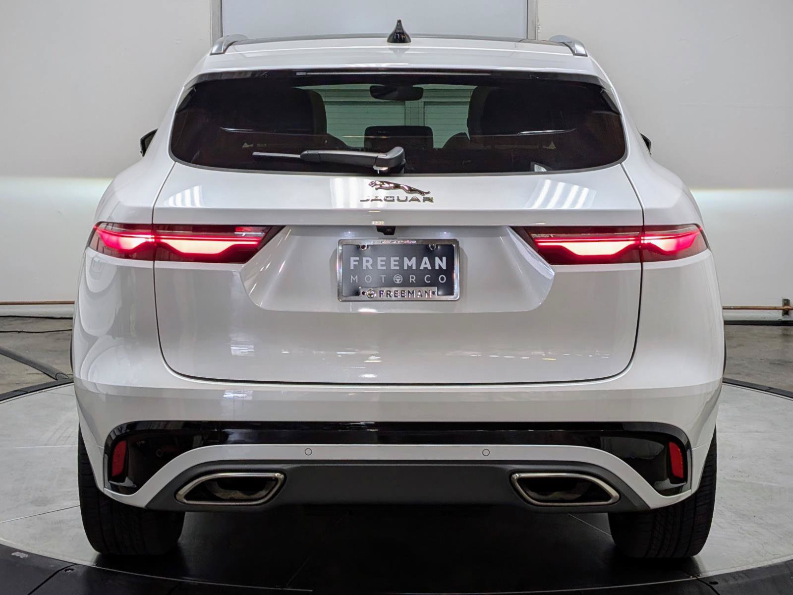 Used 2024 Jaguar F-PACE R-Dynamic S AWD/4WD image 7