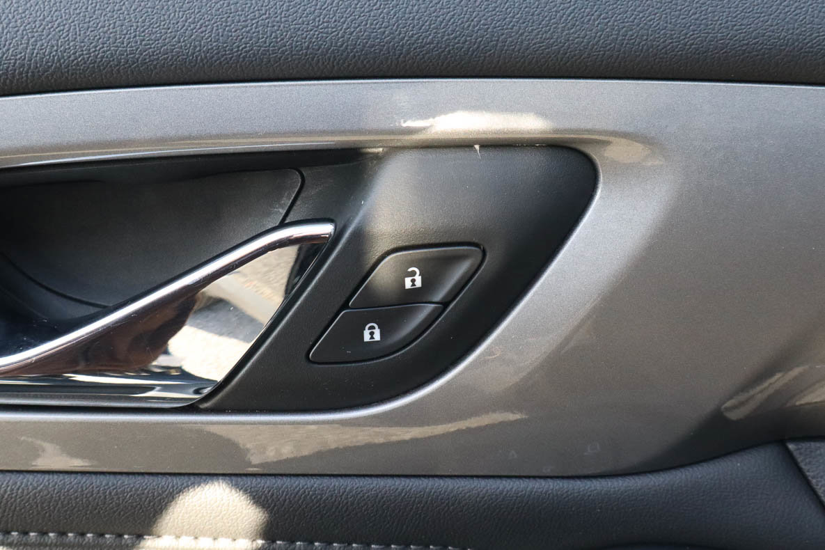 Used 2023 Chevrolet Traverse LT image 15