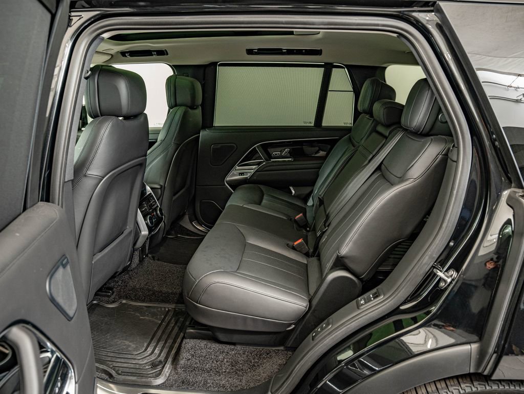 Certified 2025 Land Rover Range Rover Long Wheelbase SE AWD/4WD image 32