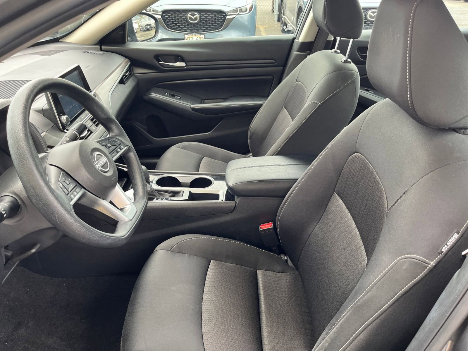 Used 2024 Nissan Altima 2.5 SV FWD image 27
