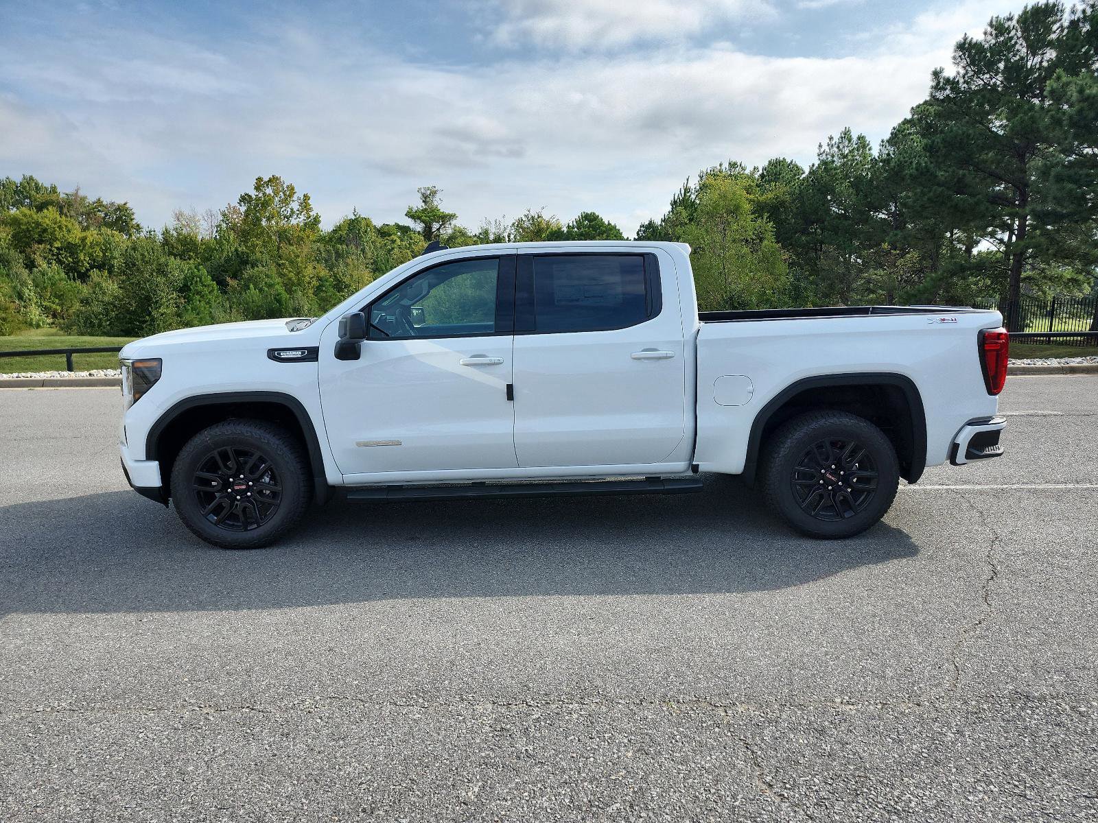 New 2026 GMC Sierra 1500 Elevation image 2